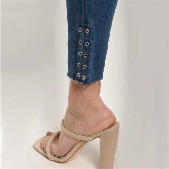 Blue Denim Jeans 👖 NWT New Listing!!! - Picture 4 of 4